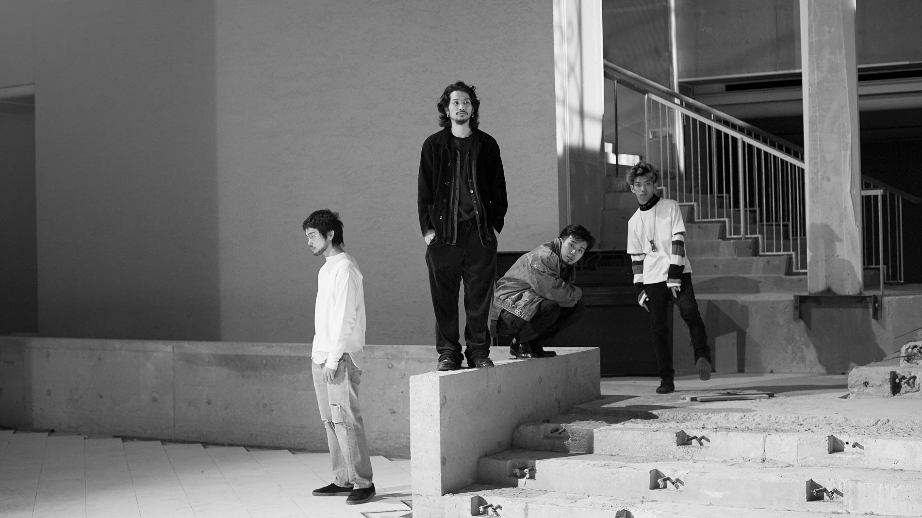 King Gnu キングヌー 白日 パーカー　常田大希　井口理　米津玄師 King Gnu 「白日」がストリーミング＆ダウンロードで MVも含め同時1位