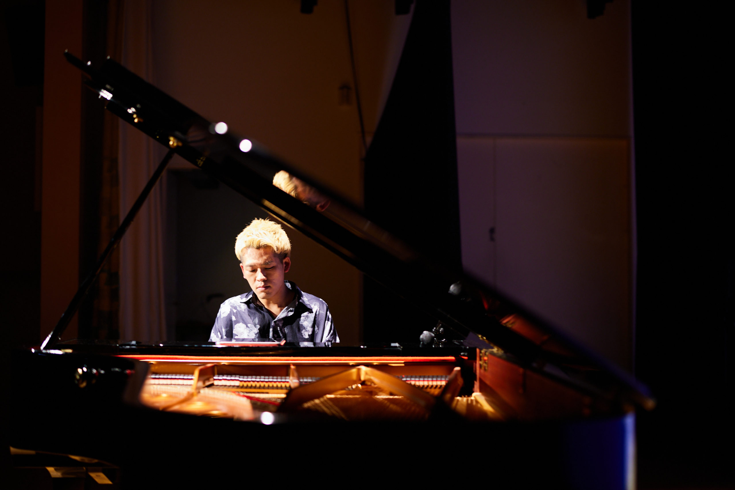 みやけん 「ピアノの音にぐっと集中できる環境で、音のシャワーを浴び